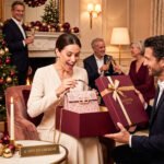 Valentino Garavani Crystal-Embellished Small VLogo Shoulder Bag – Pink Leather 19cm - Image 10