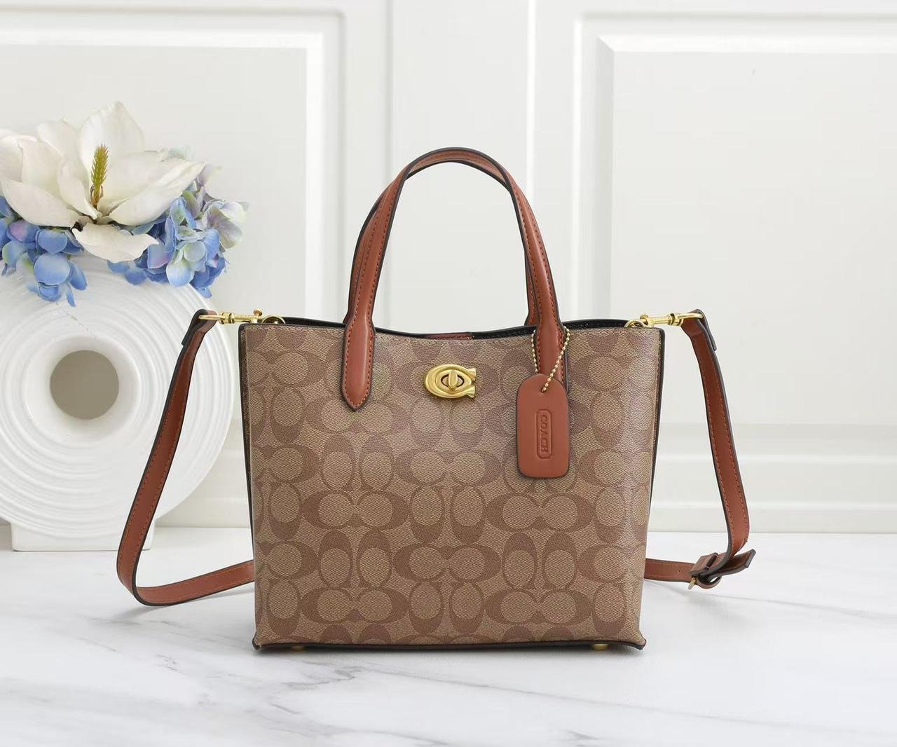 137ed776-0895-4b4a-abe0-6771d9b7e5ea Coach Luxury Designer-Inspired Signature Tote Bag 25cm - Image 1